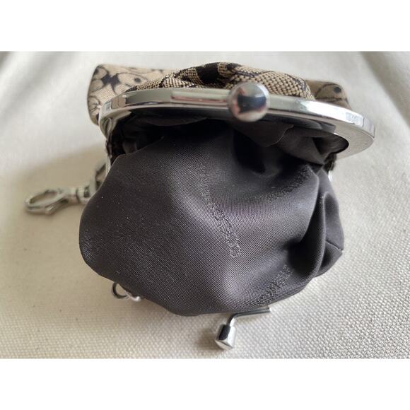 COCCINELLE Italy Luxury Elegant Coin Purse Holder with keychain - Picture 11 of 11